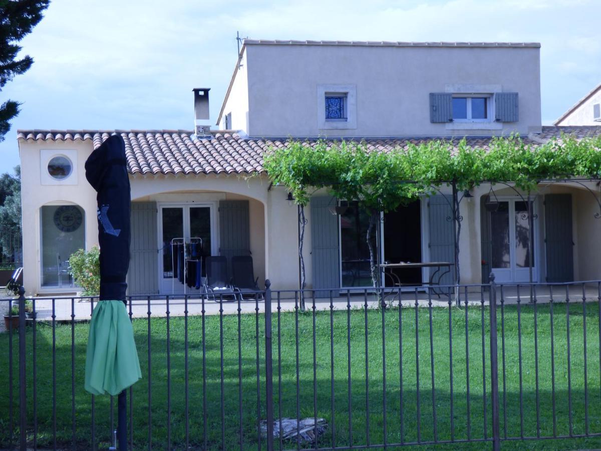 Bed and Breakfast Fleur De Garance Le Thor Esterno foto