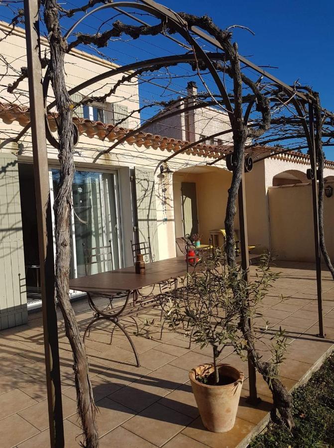 Bed and Breakfast Fleur De Garance Le Thor Esterno foto