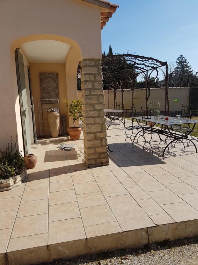 Bed and Breakfast Fleur De Garance Le Thor Esterno foto