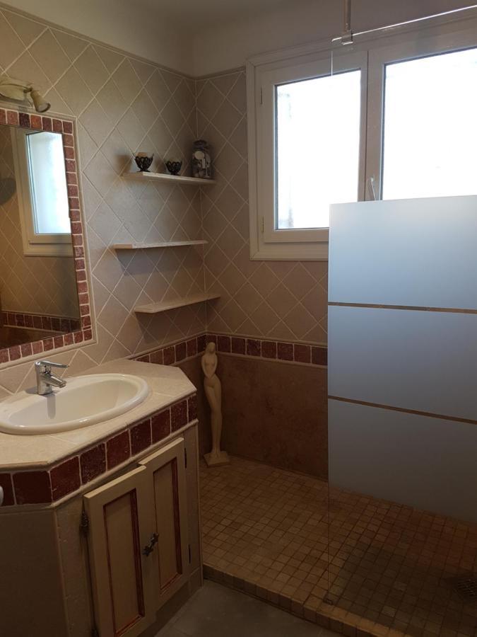 Bed and Breakfast Fleur De Garance Le Thor Esterno foto