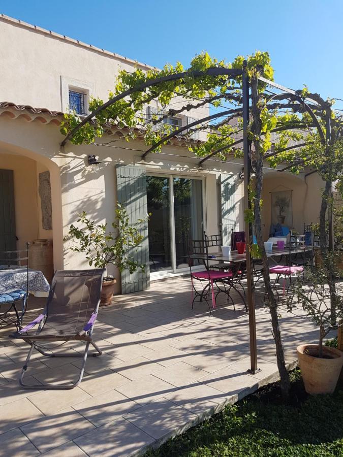 Bed and Breakfast Fleur De Garance Le Thor Esterno foto