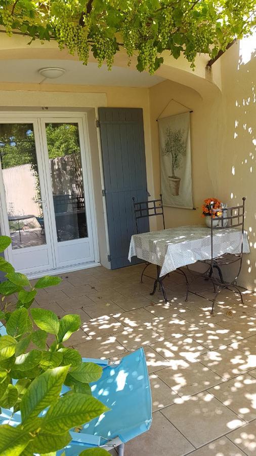 Bed and Breakfast Fleur De Garance Le Thor Esterno foto
