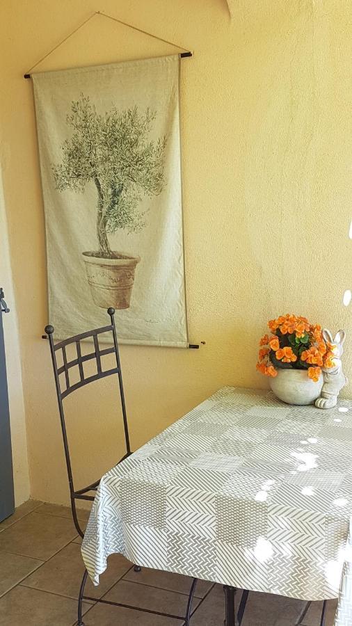 Bed and Breakfast Fleur De Garance Le Thor Esterno foto